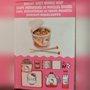 MGA Miniverse Hello Kitty Instant Spicy Noodle Soup